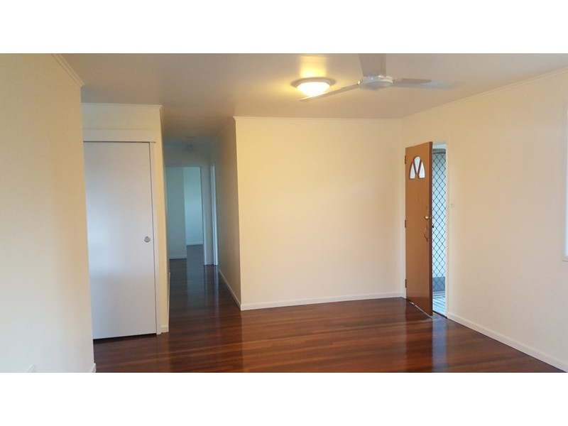 93 Robertson Road, Raceview QLD 4305