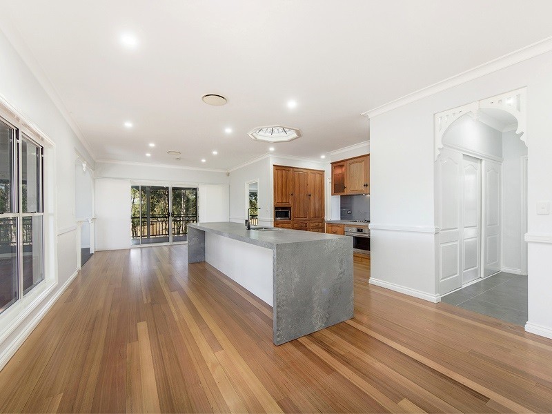 1 Roland Court, Peak Crossing QLD 4306