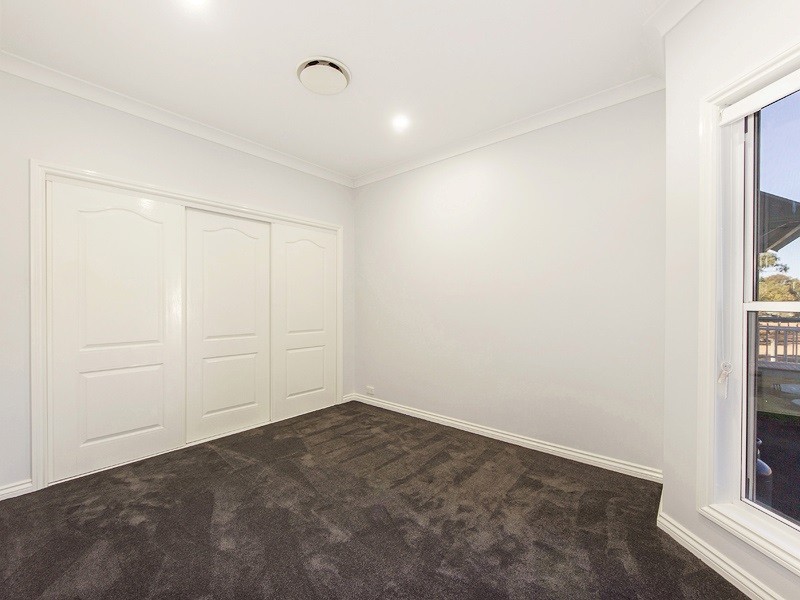 1 Roland Court, Peak Crossing QLD 4306