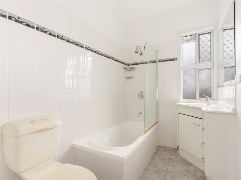 15 Chilcot Street, Silkstone QLD 4304