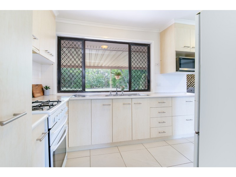 15 Suffield Drive, Yamanto QLD 4305