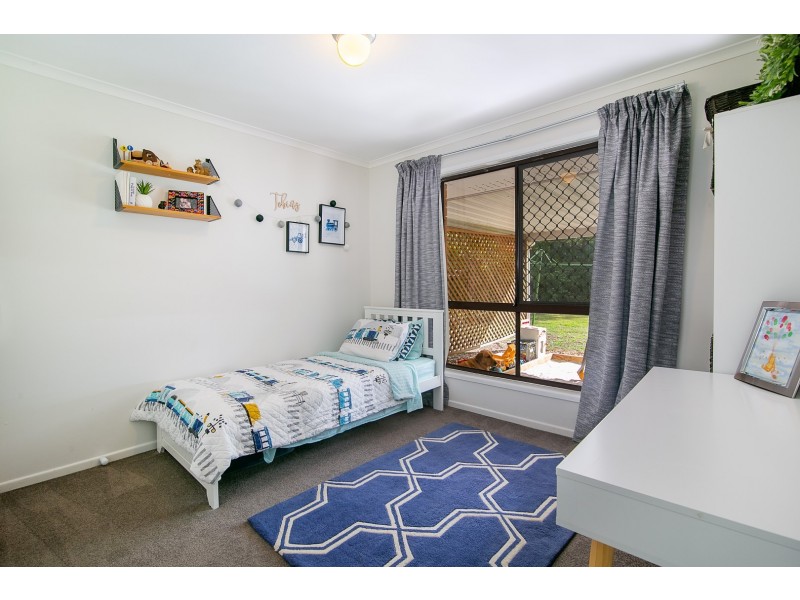 15 Suffield Drive, Yamanto QLD 4305