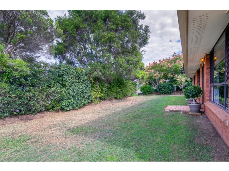 15 Suffield Drive, Yamanto QLD 4305