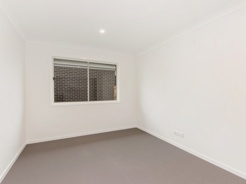 62 Wallace Street, Walloon QLD 4306