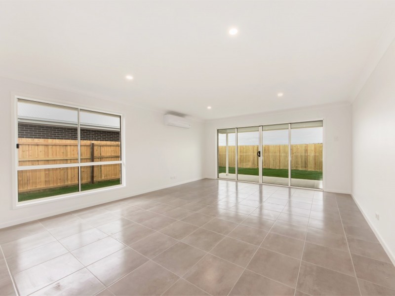 62 Wallace Street, Walloon QLD 4306