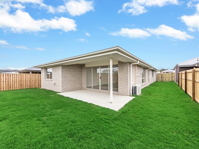 62 Wallace Street, Walloon QLD 4306