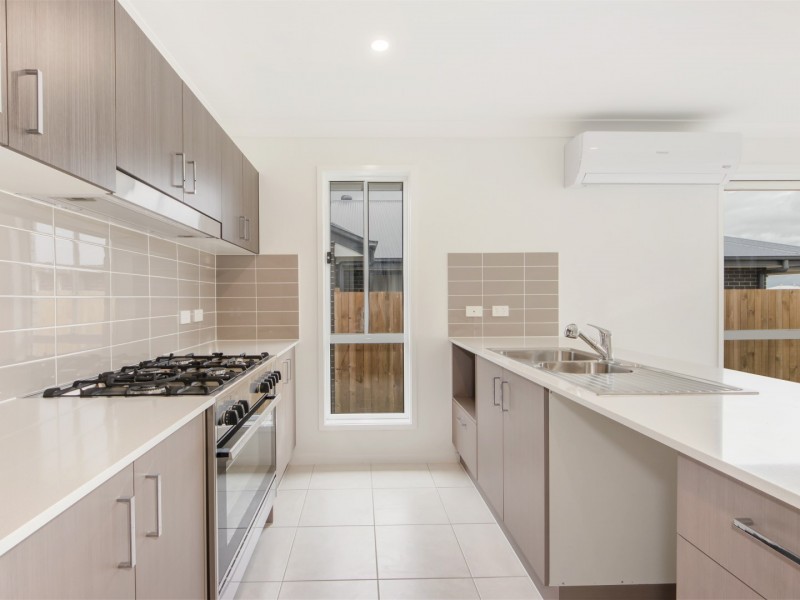 78 Wallace Street, Walloon QLD 4306