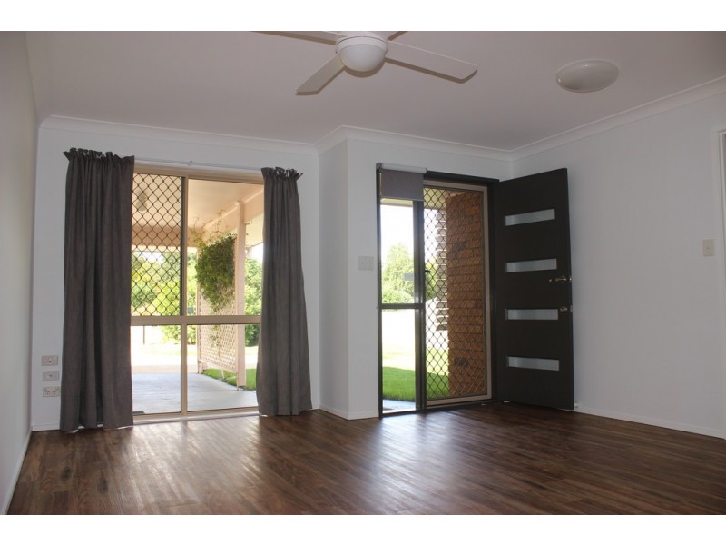 1/27 Cambridge Street, Silkstone QLD 4304