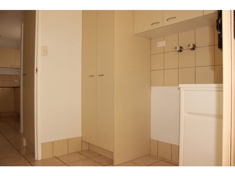 1/27 Cambridge Street, Silkstone QLD 4304
