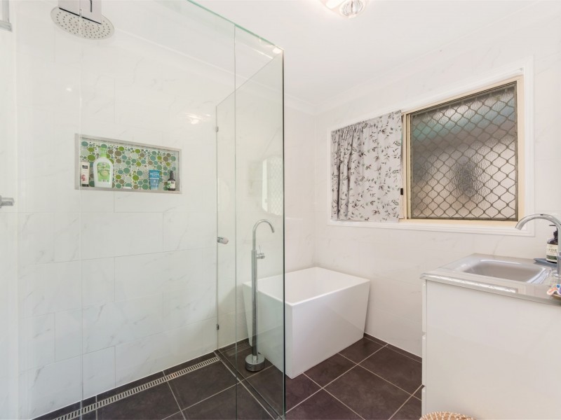 20 Winland Drive, Deebing Heights QLD 4306