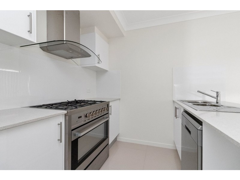 2/299 Whitehill Road, Flinders View QLD 4305