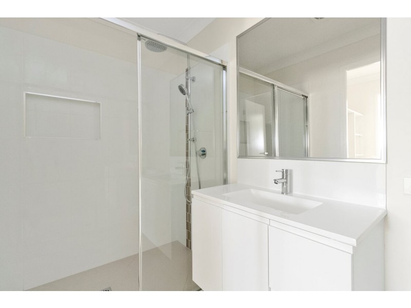 2/299 Whitehill Road, Flinders View QLD 4305