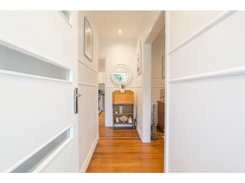 1 Irvine Street, East Ipswich QLD 4305