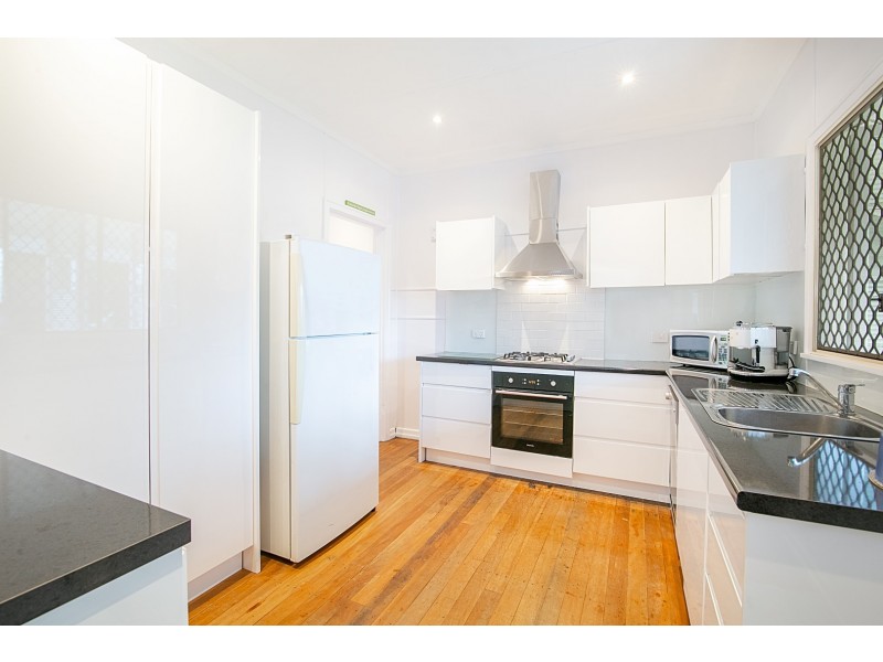 1 Irvine Street, East Ipswich QLD 4305