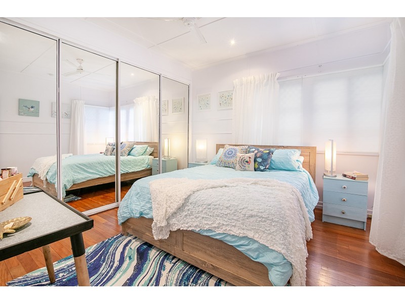 1 Irvine Street, East Ipswich QLD 4305