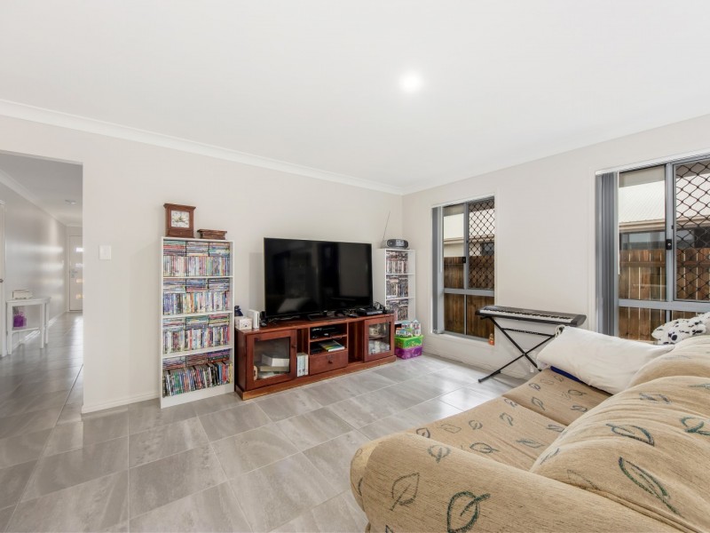 21 Fyfe Street, Walloon QLD 4306