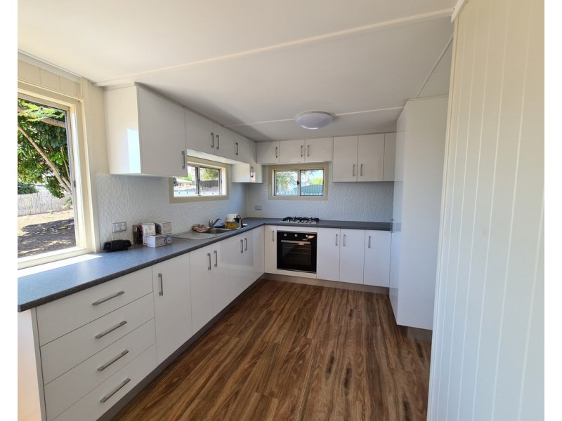 54 Blackstone Road, Newtown QLD 4305