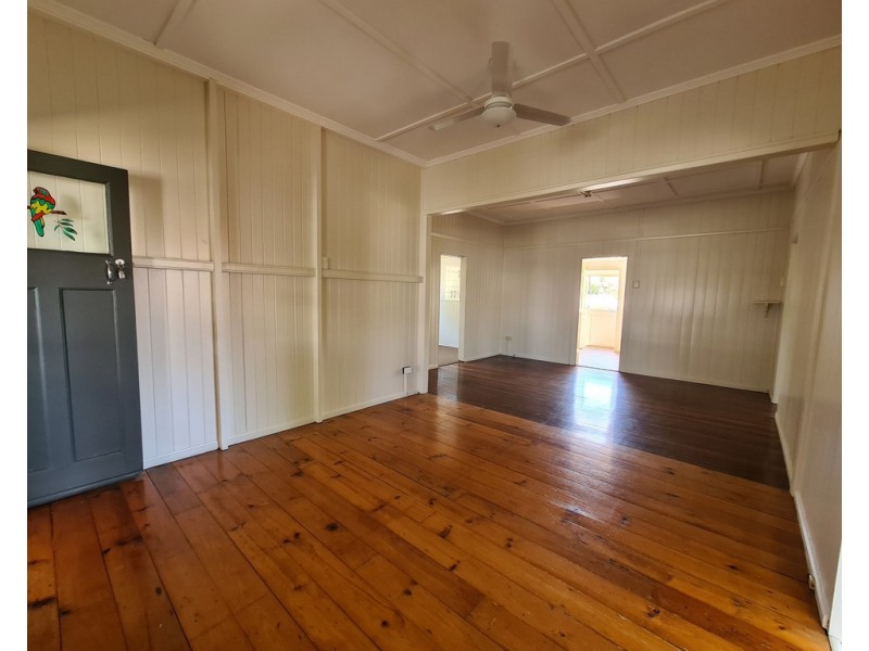 54 Blackstone Road, Newtown QLD 4305