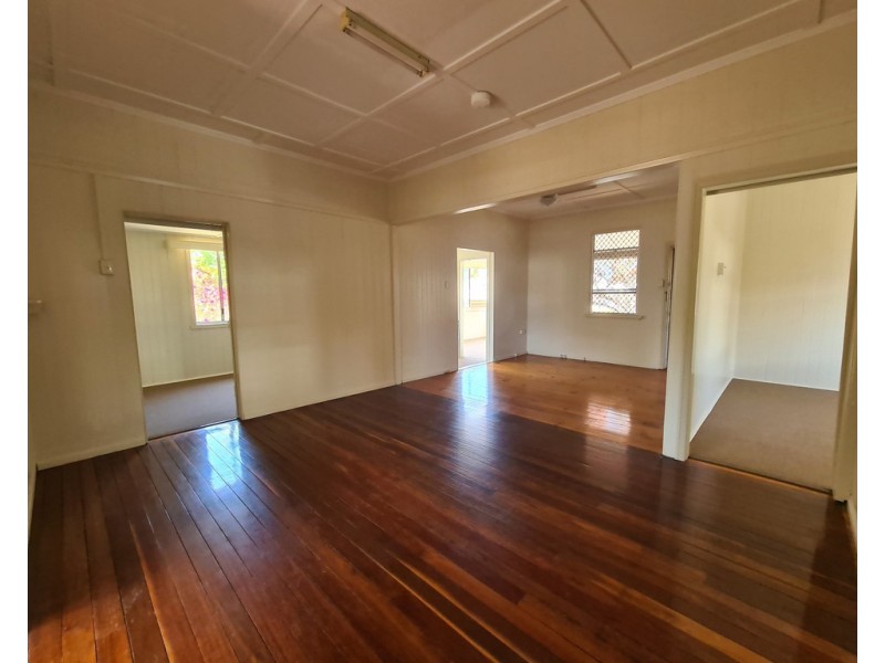 54 Blackstone Road, Newtown QLD 4305