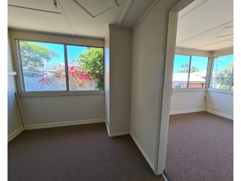 54 Blackstone Road, Newtown QLD 4305