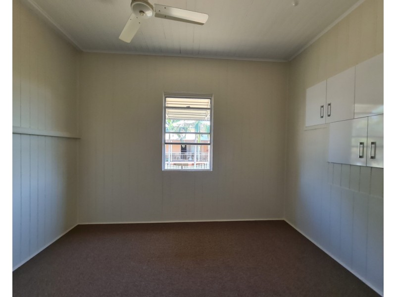 54 Blackstone Road, Newtown QLD 4305