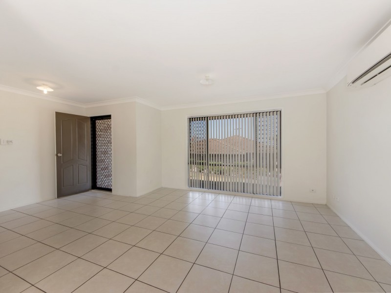 8b Phoenix Court, Churchill QLD 4305