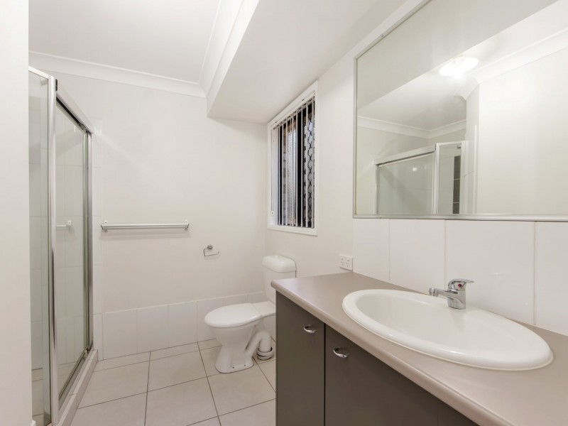 8b Phoenix Court, Churchill QLD 4305