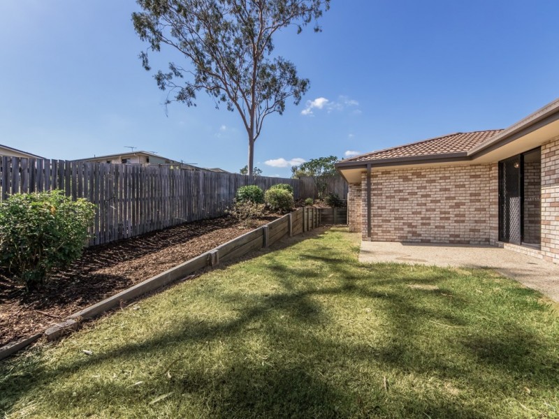 8b Phoenix Court, Churchill QLD 4305