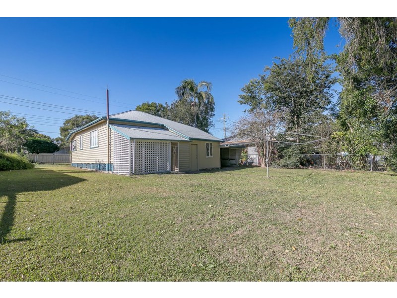 21 Russell Street, Silkstone QLD 4304