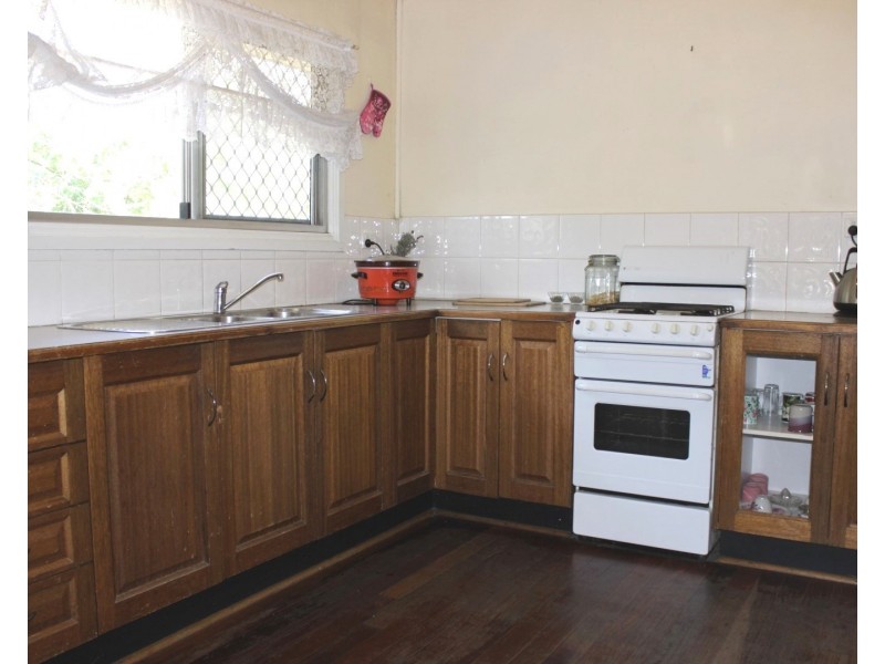 1 Finch Street, Leichhardt QLD 4305