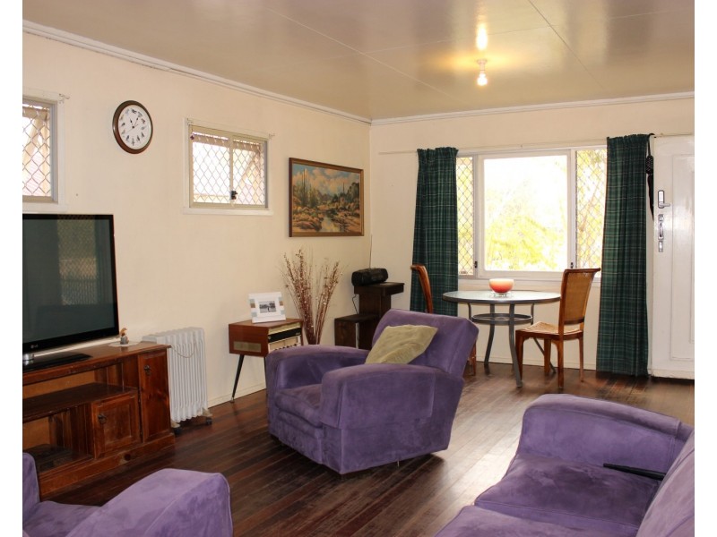 1 Finch Street, Leichhardt QLD 4305