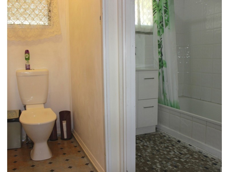 1 Finch Street, Leichhardt QLD 4305