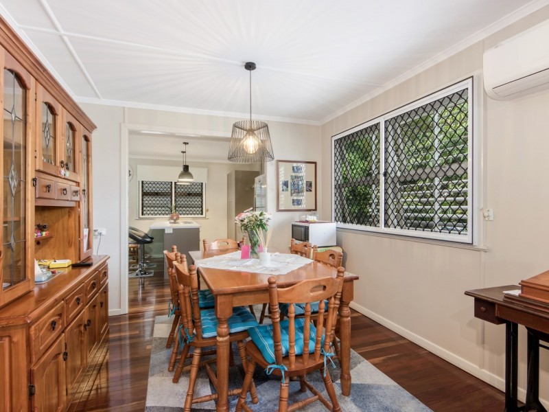 16 Hargreaves Street, Eastern Heights QLD 4305