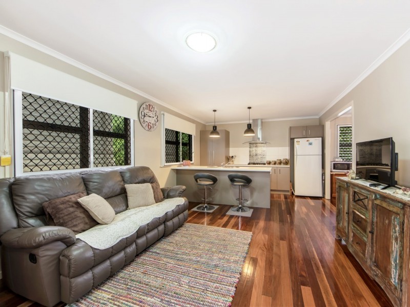 16 Hargreaves Street, Eastern Heights QLD 4305