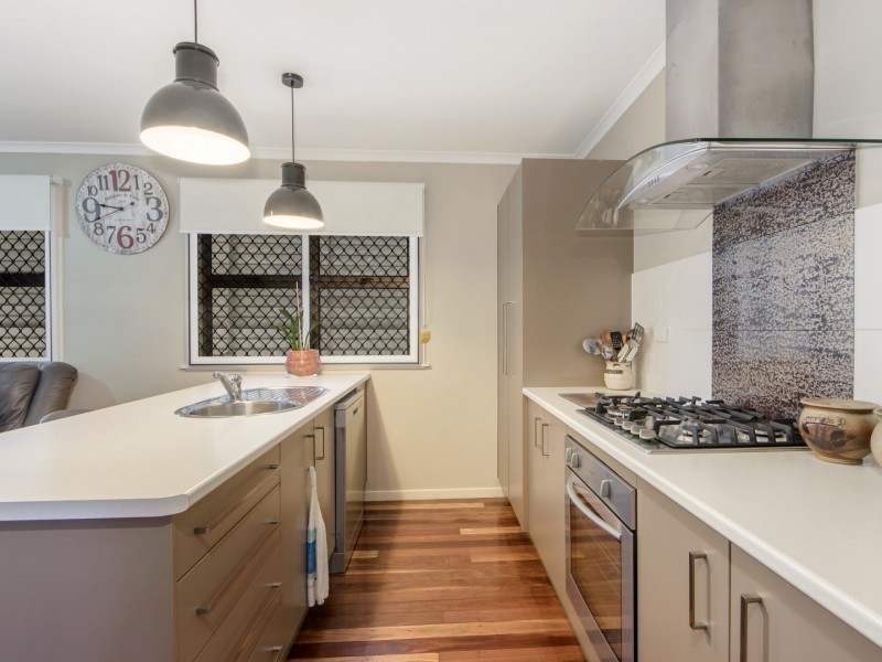 16 Hargreaves Street, Eastern Heights QLD 4305