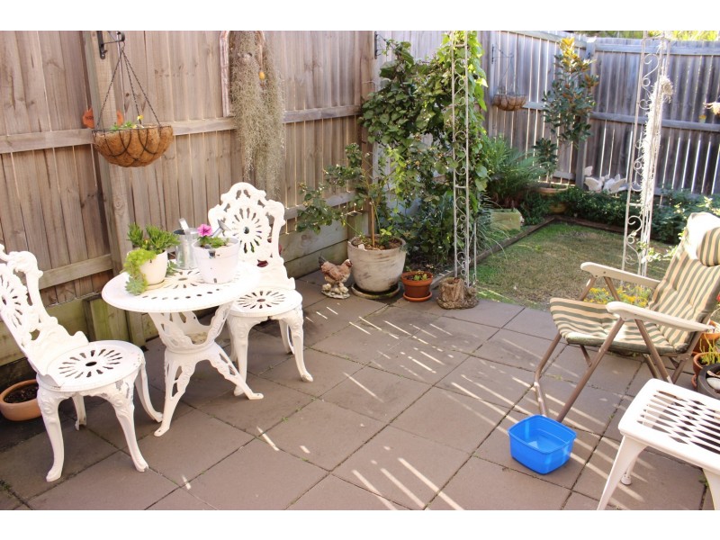 16 Hargreaves Street, Eastern Heights QLD 4305