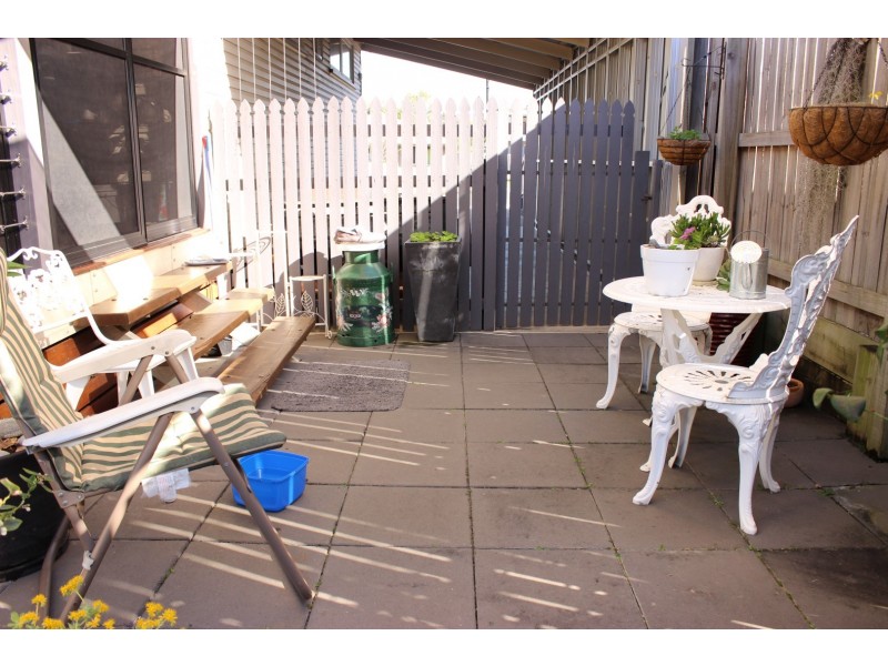 16 Hargreaves Street, Eastern Heights QLD 4305