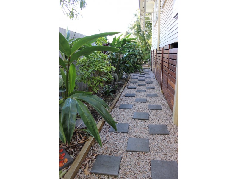 16 Hargreaves Street, Eastern Heights QLD 4305