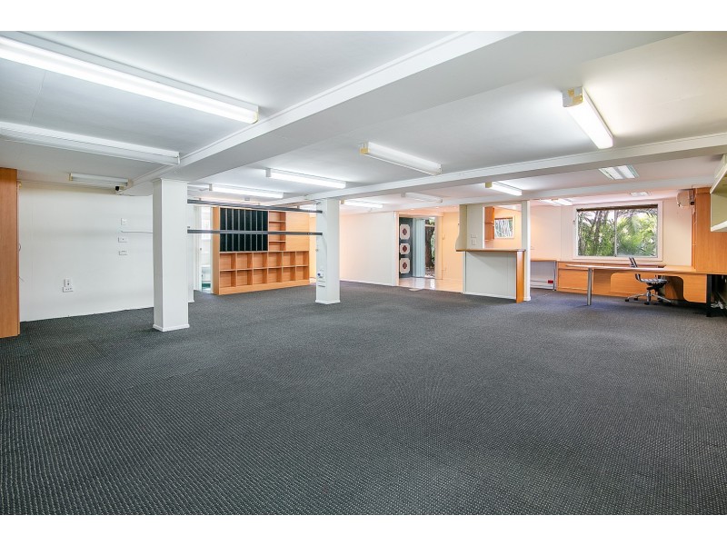 17 Macquarie Street, Booval QLD 4304