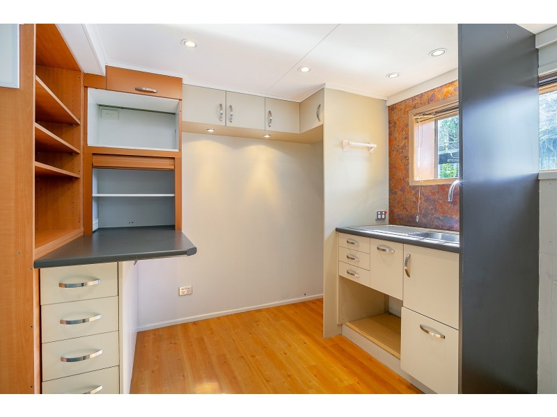 17 Macquarie Street, Booval QLD 4304