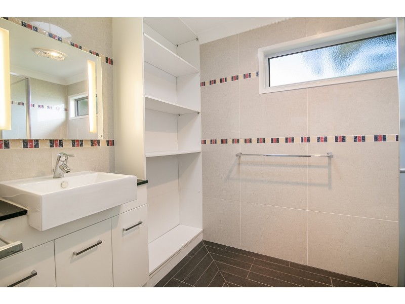 17 Macquarie Street, Booval QLD 4304