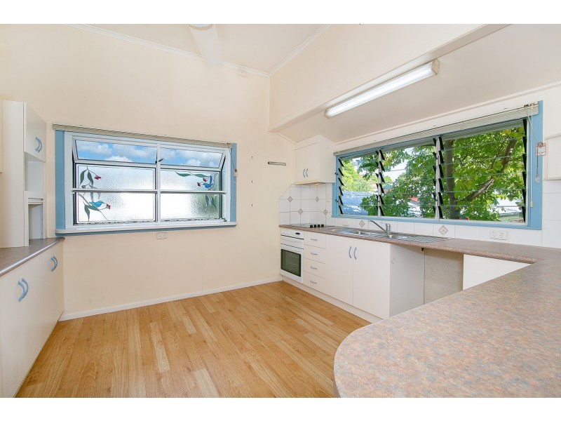 17 Macquarie Street, Booval QLD 4304