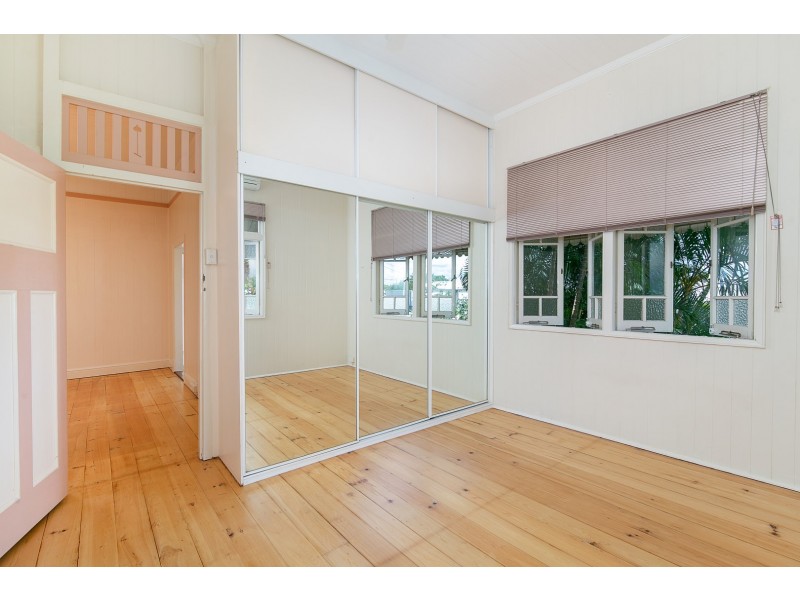 17 Macquarie Street, Booval QLD 4304