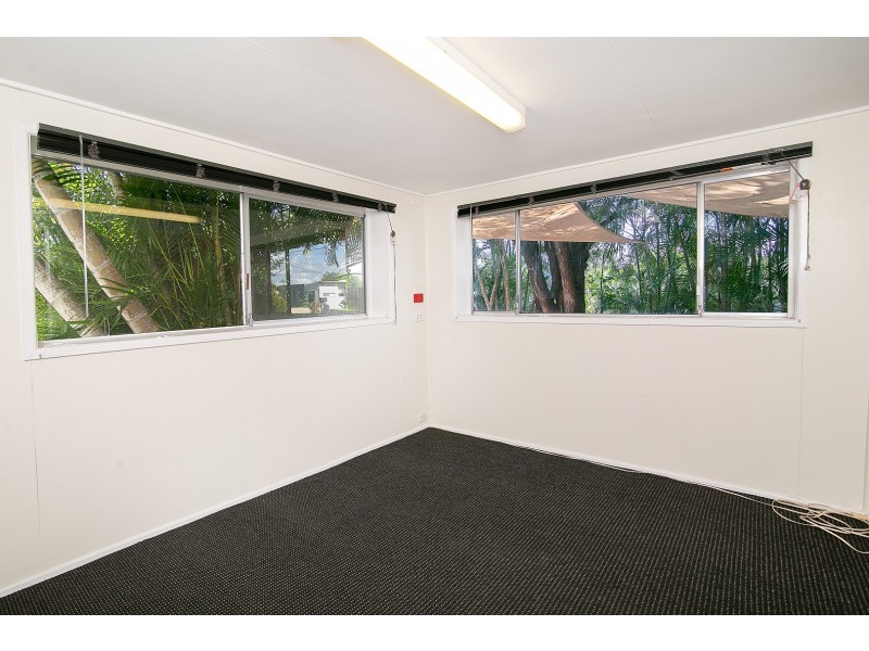 17 Macquarie Street, Booval QLD 4304