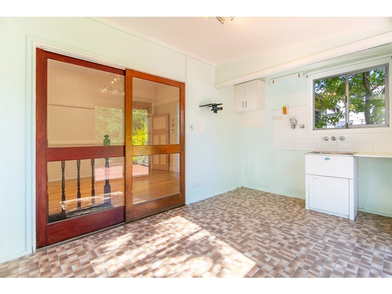 17 Macquarie Street, Booval QLD 4304
