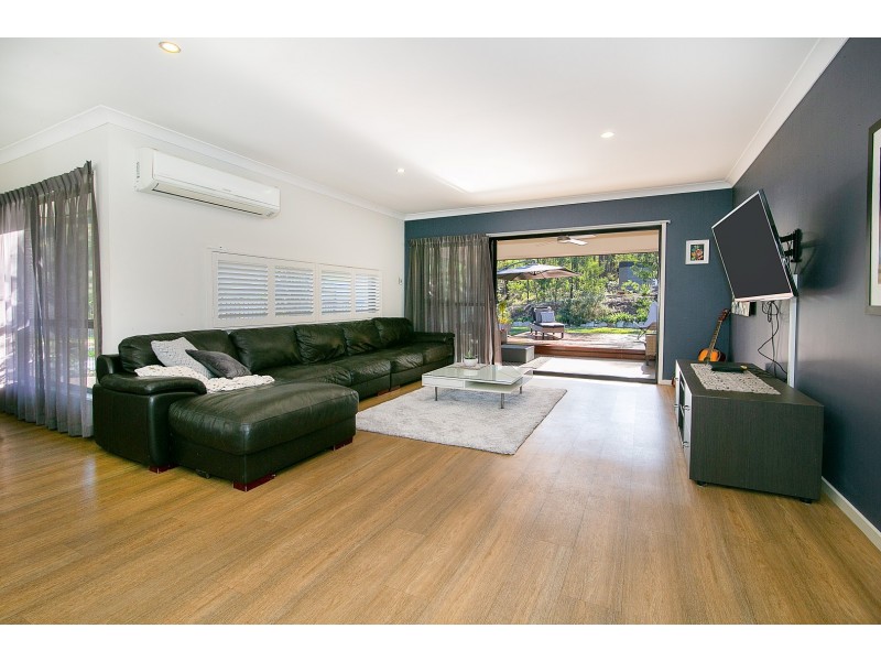 30 Shiloh Court, Pine Mountain QLD 4306