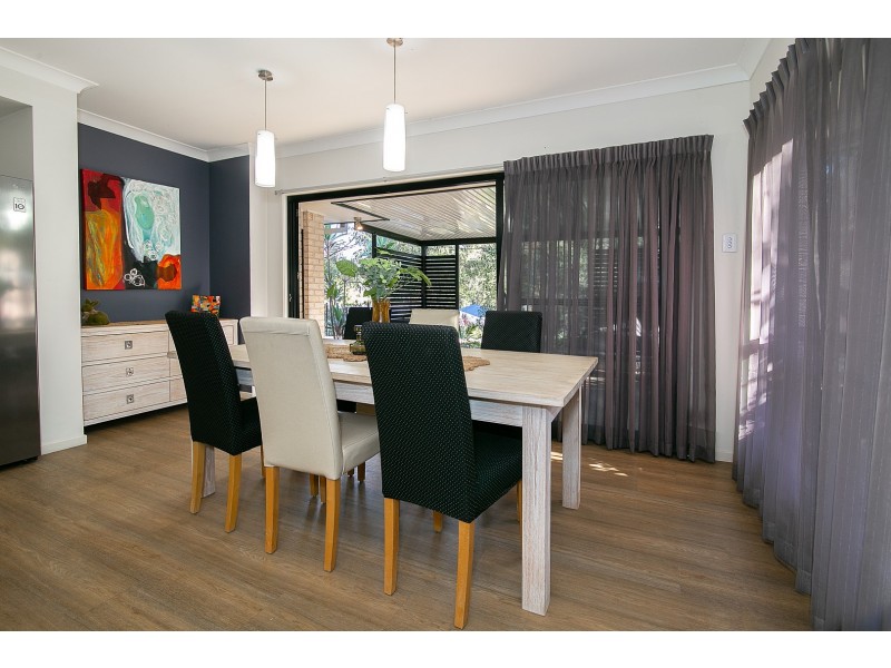 30 Shiloh Court, Pine Mountain QLD 4306