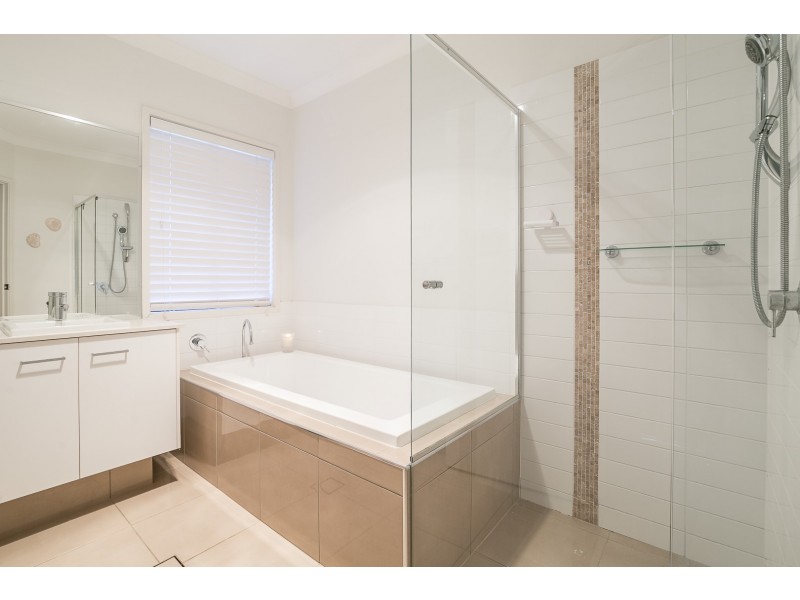 30 Shiloh Court, Pine Mountain QLD 4306