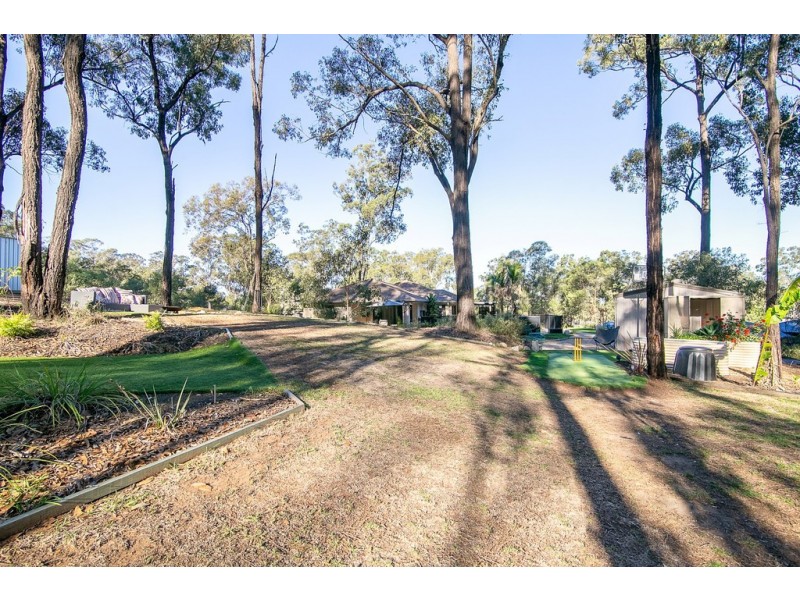 30 Shiloh Court, Pine Mountain QLD 4306