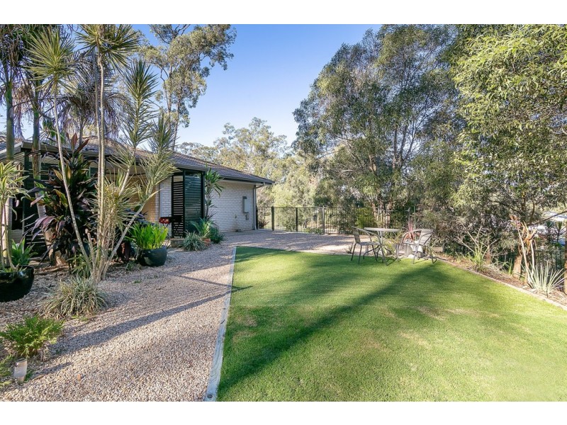 30 Shiloh Court, Pine Mountain QLD 4306